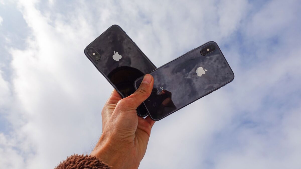 iphone in hand