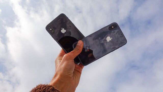 iphone in hand