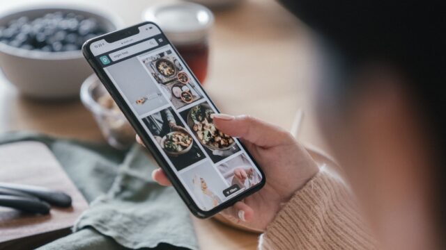 How to Spot AI-Generated Images and Videos: Practical Checks That Still Work