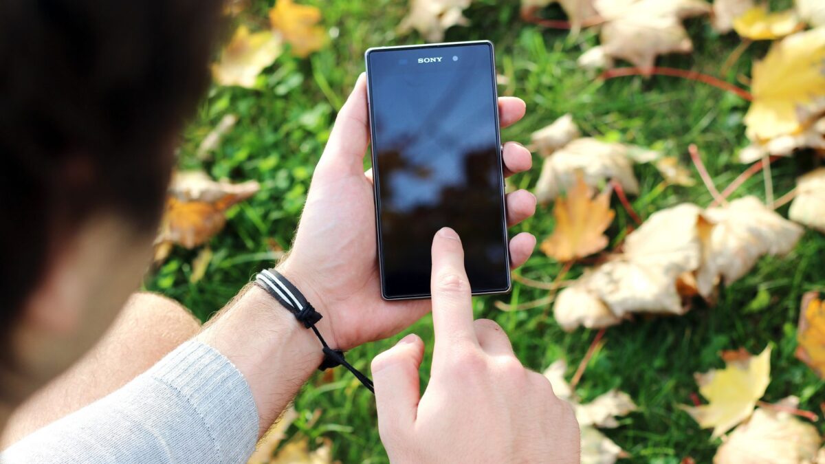 How to Switch Carriers and Keep Your Phone Number (Without a Service Gap)