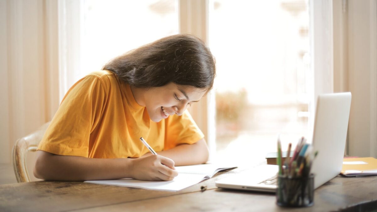 Mac vs Windows Laptop for Students: How to Choose for Your Courses and Budget