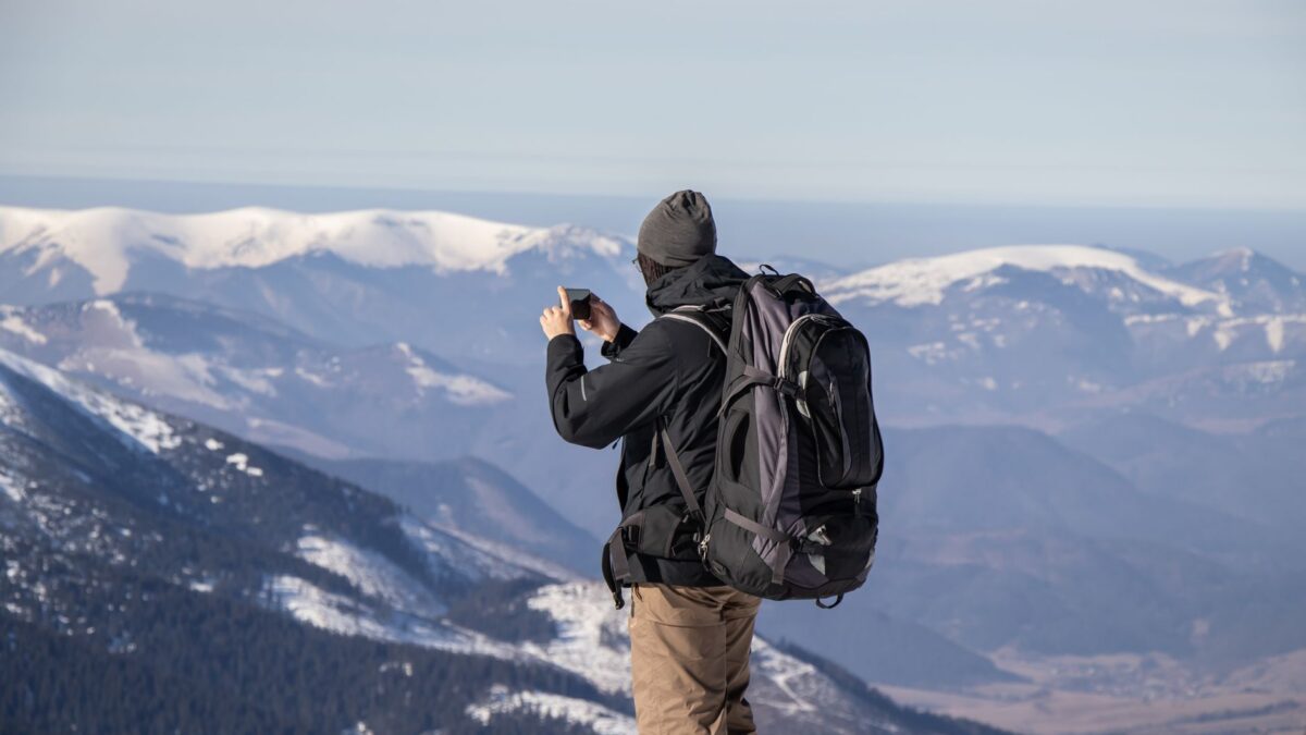 Satellite Messaging on iPhone and Android: What Works, Which Phones, and What It Costs