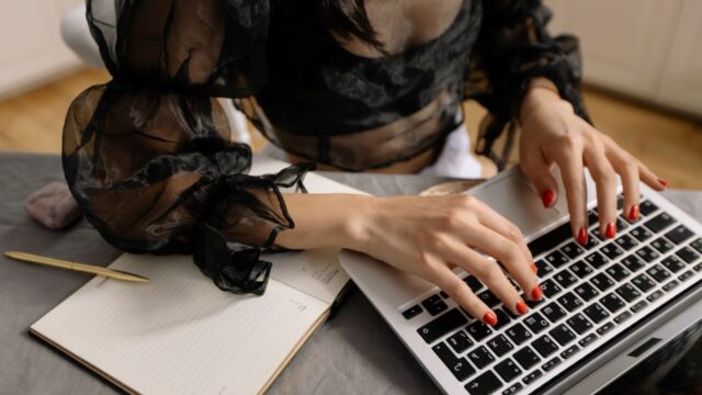 Blog vs Website: What's the Difference and Which Do You Need?