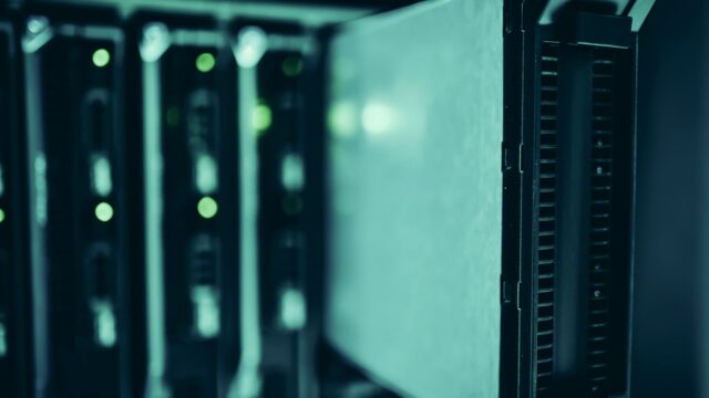 VPS vs Dedicated Server: Differences, Costs and Who Needs Which